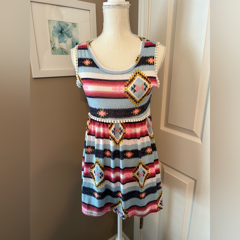 Celeste NWT Western Wear Top with Trim Detail Size Medium